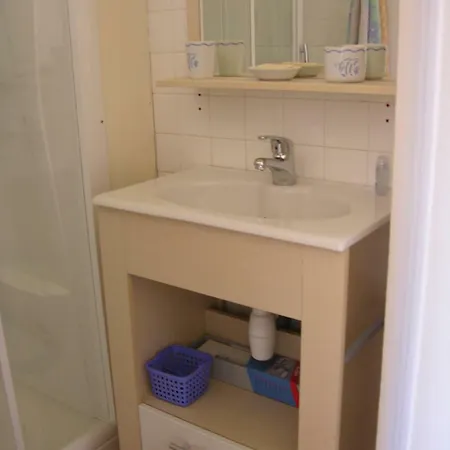 Roger Nicole Apartment